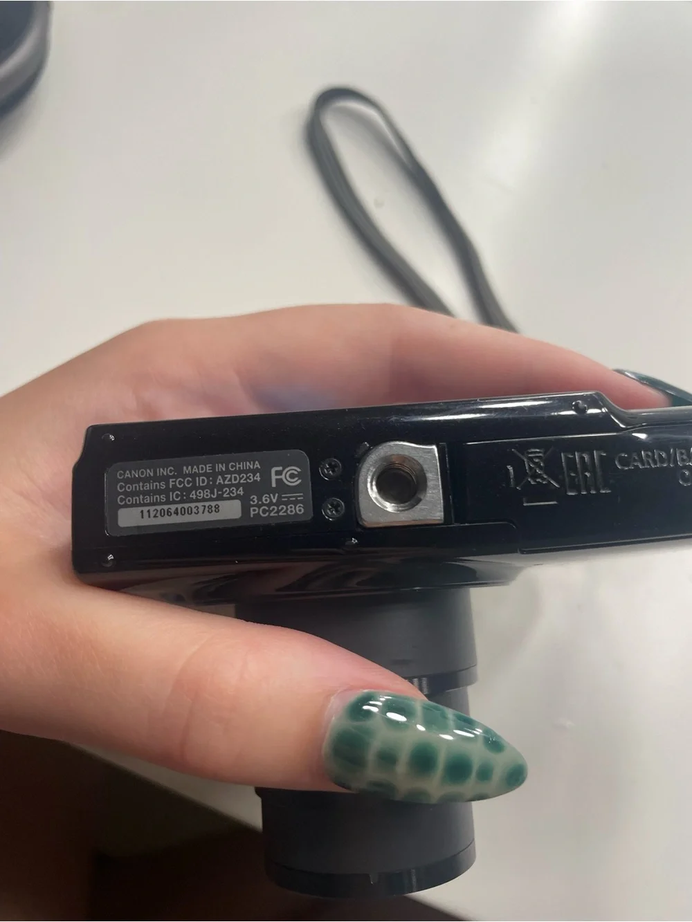 Canon PowerShot ELPH 190 IS Digital Camera